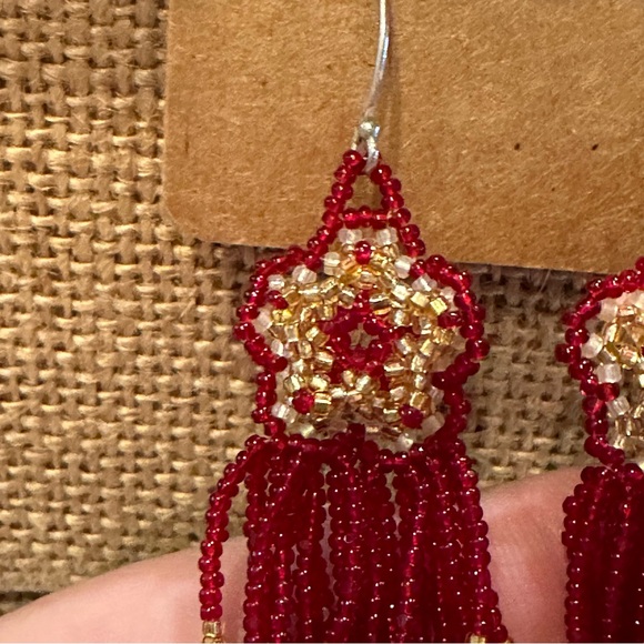 NWT Gorgeous Seed Bead Earrings by Neiman Marcus, flower w/ dangles red & gold - Picture 5 of 9